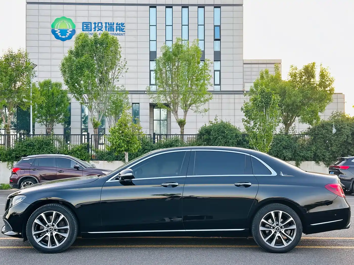 Mercedes-Benz E-Class 2017 E 300 L Luxury фото 3