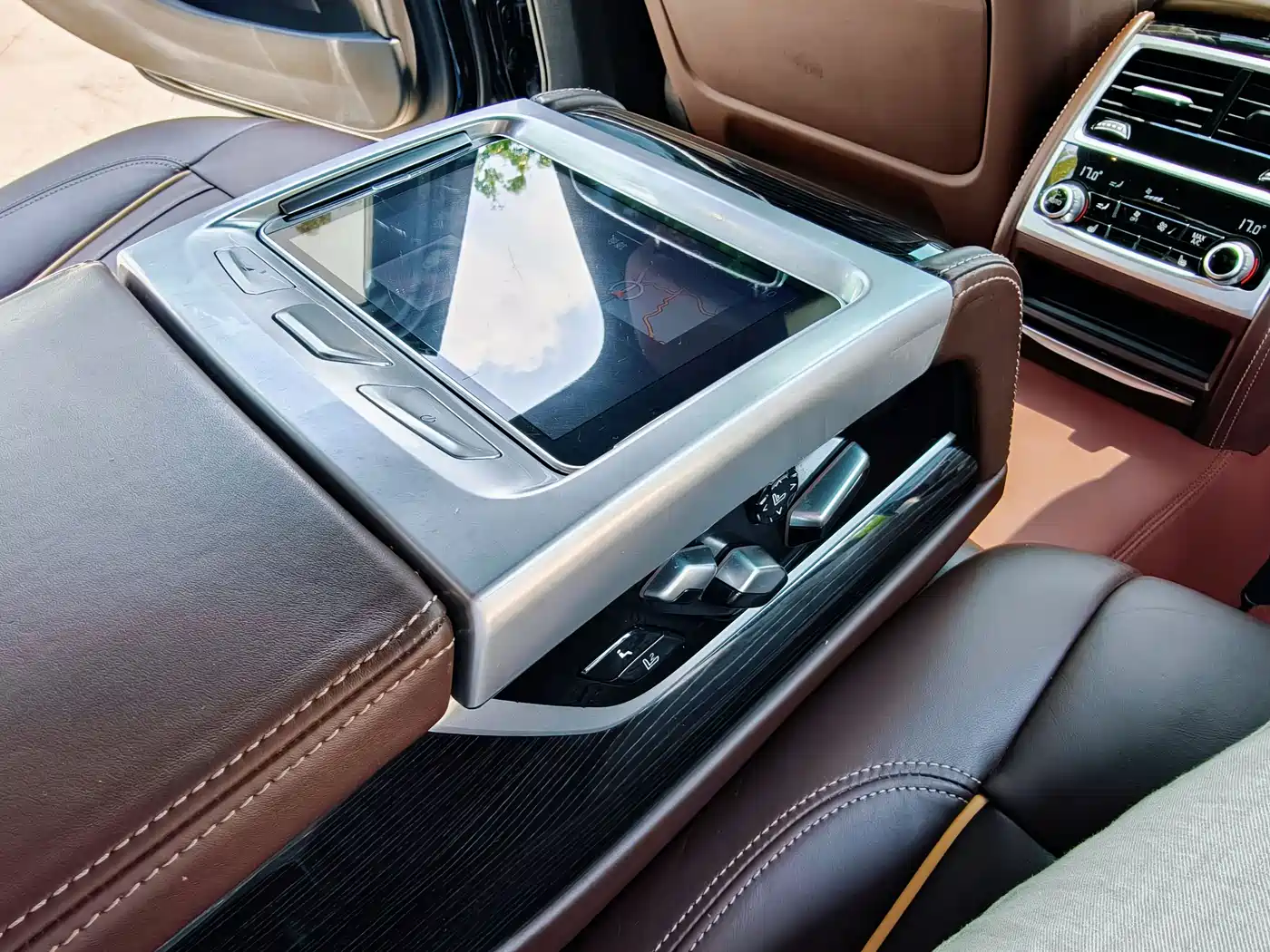 Photo 25 - BMW 7 Series