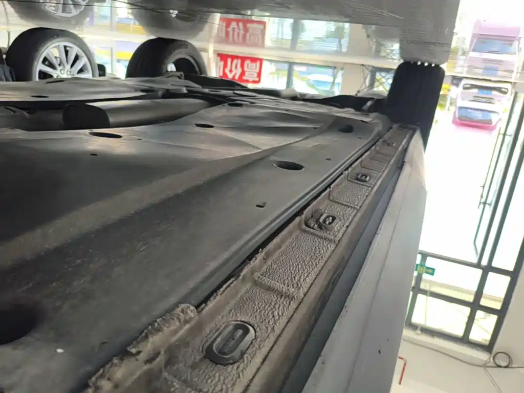 Photo 20 - Volkswagen Tiguan L