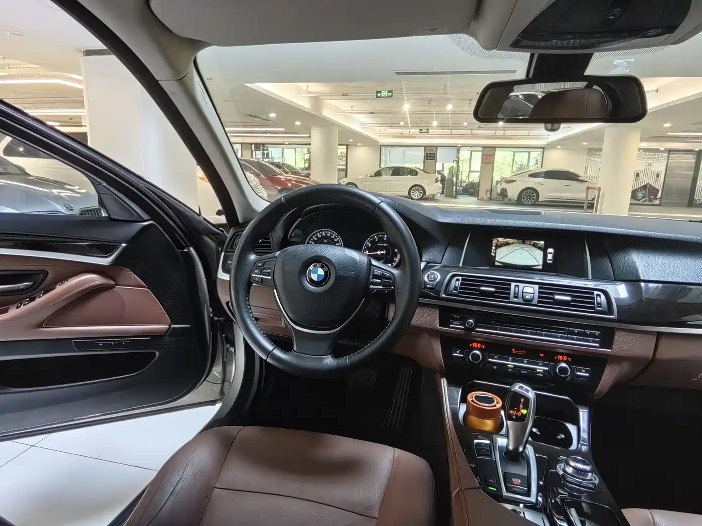 BMW 5 Series 2017 525Li Leading Edition фото 9