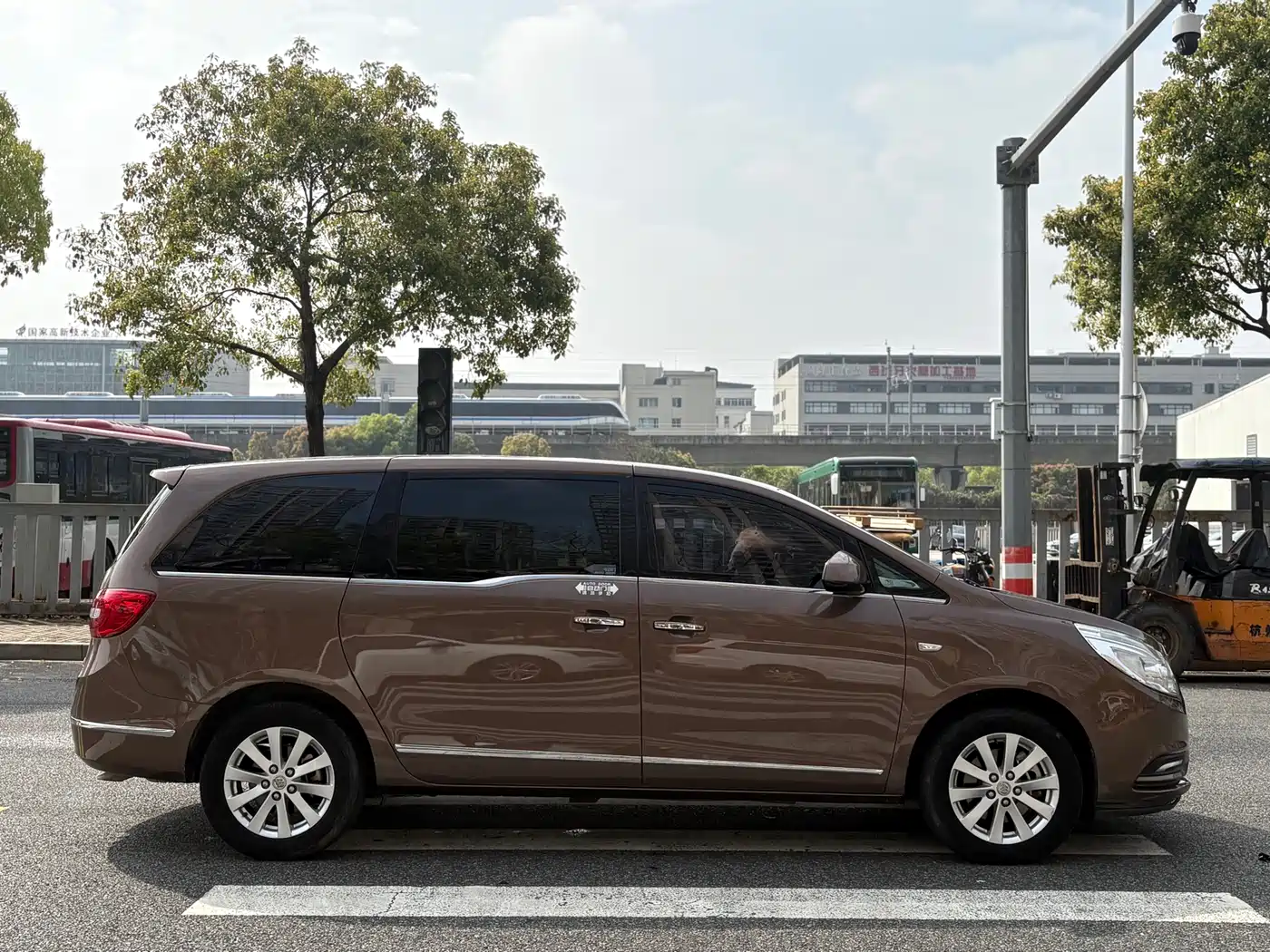 Buick GL8 2018 28T Luxury Model China VI фото 4