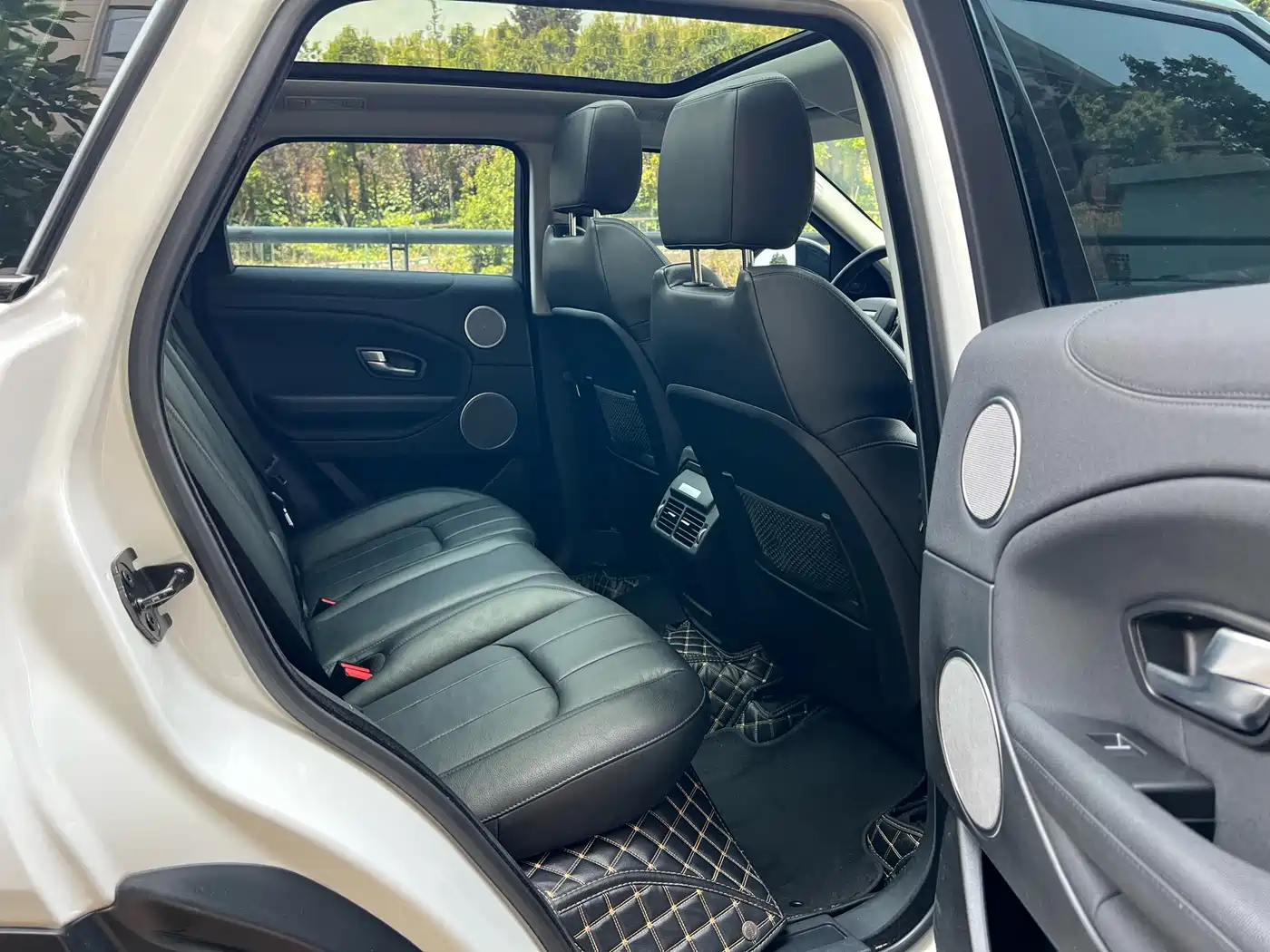 Land Rover Range Rover Evoque 2018 240PS SE Smart Edition фото 28