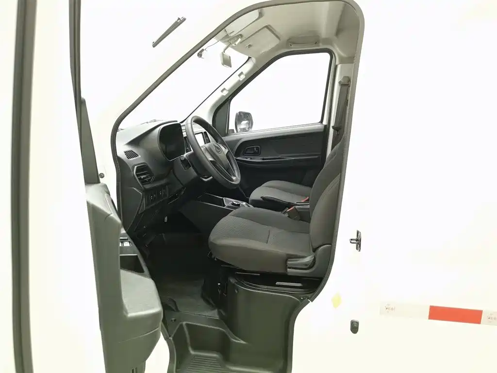 CHANGAN CHANGAN RUIXING EM60