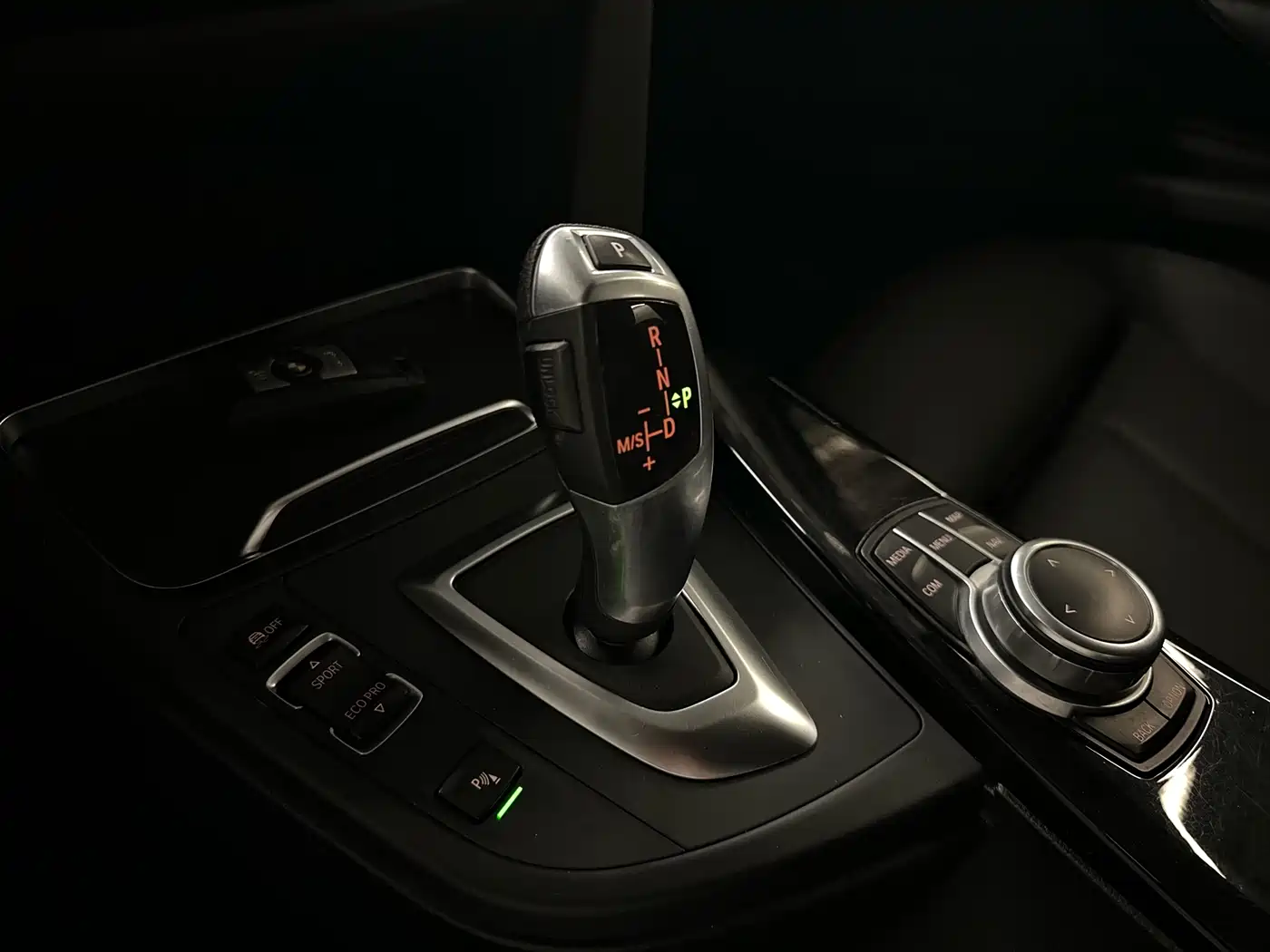 BMW 3 Series GT 2018 320i Fashion фото 13