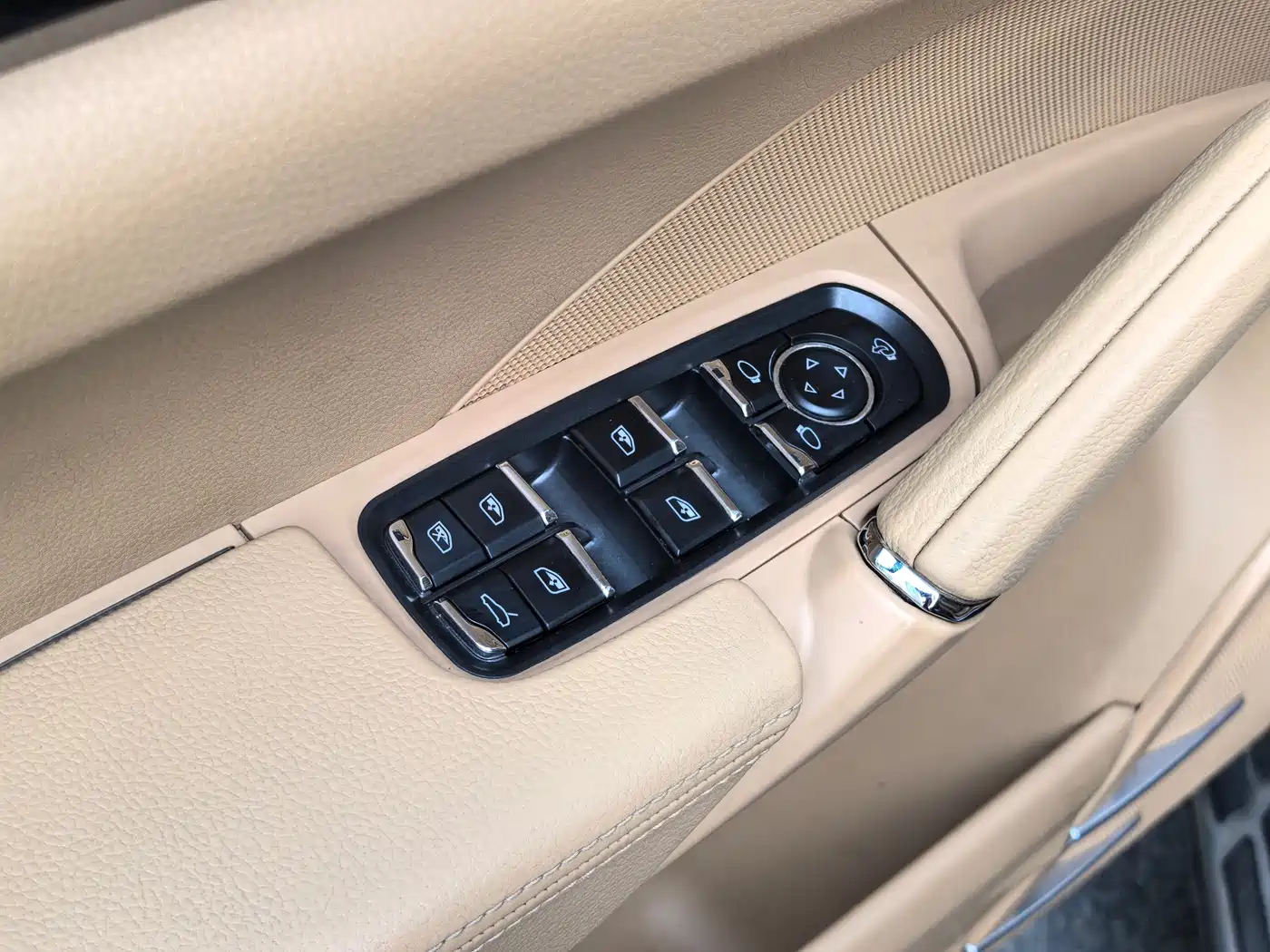 Porsche Cayenne 2011 Cayenne 3.0T фото 21