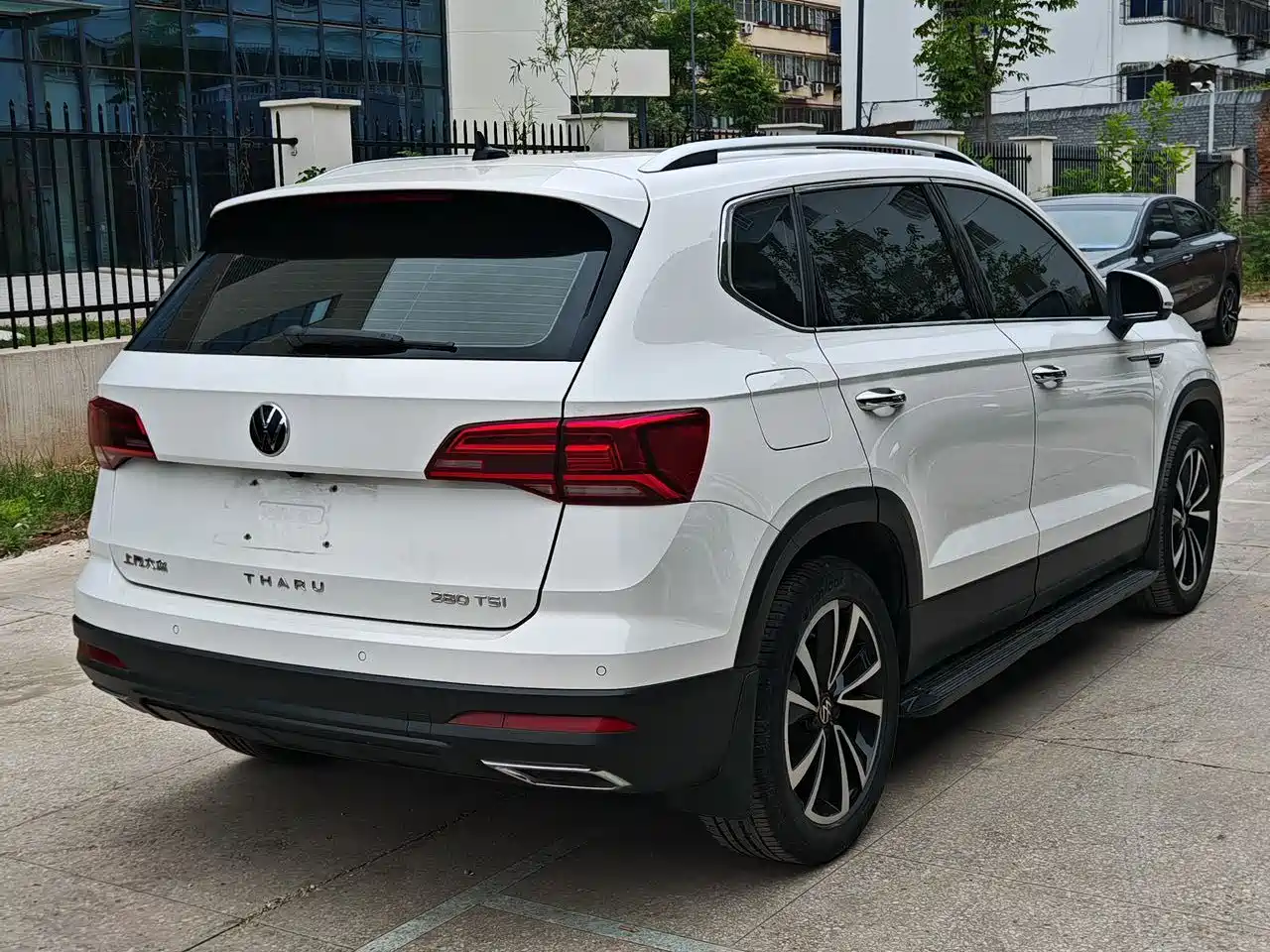 Volkswagen Tharu 2022 280TSI FWD Luxury Edition фото 6