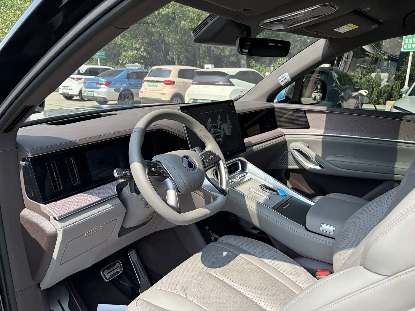 Denza N9 2025 2025 Model Prestige Edition