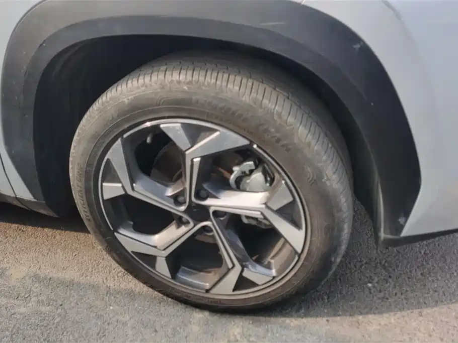 GEELY AUTOMOBILE BOYUE L