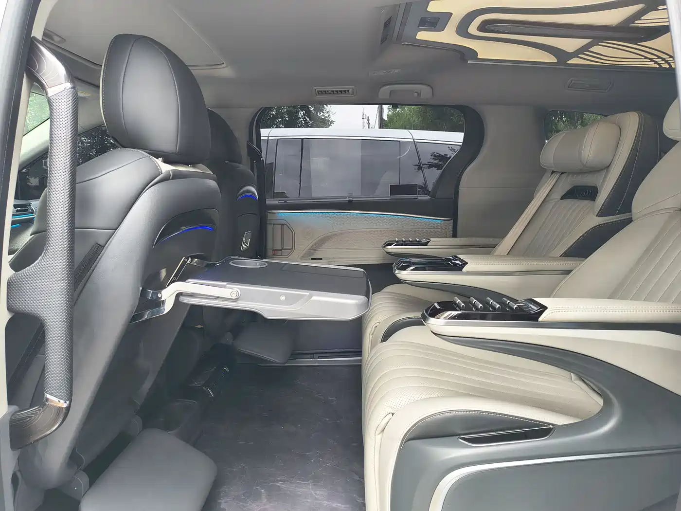 Toyota Sienna 2023 2.5L Hybrid Comfort Edition фото 19