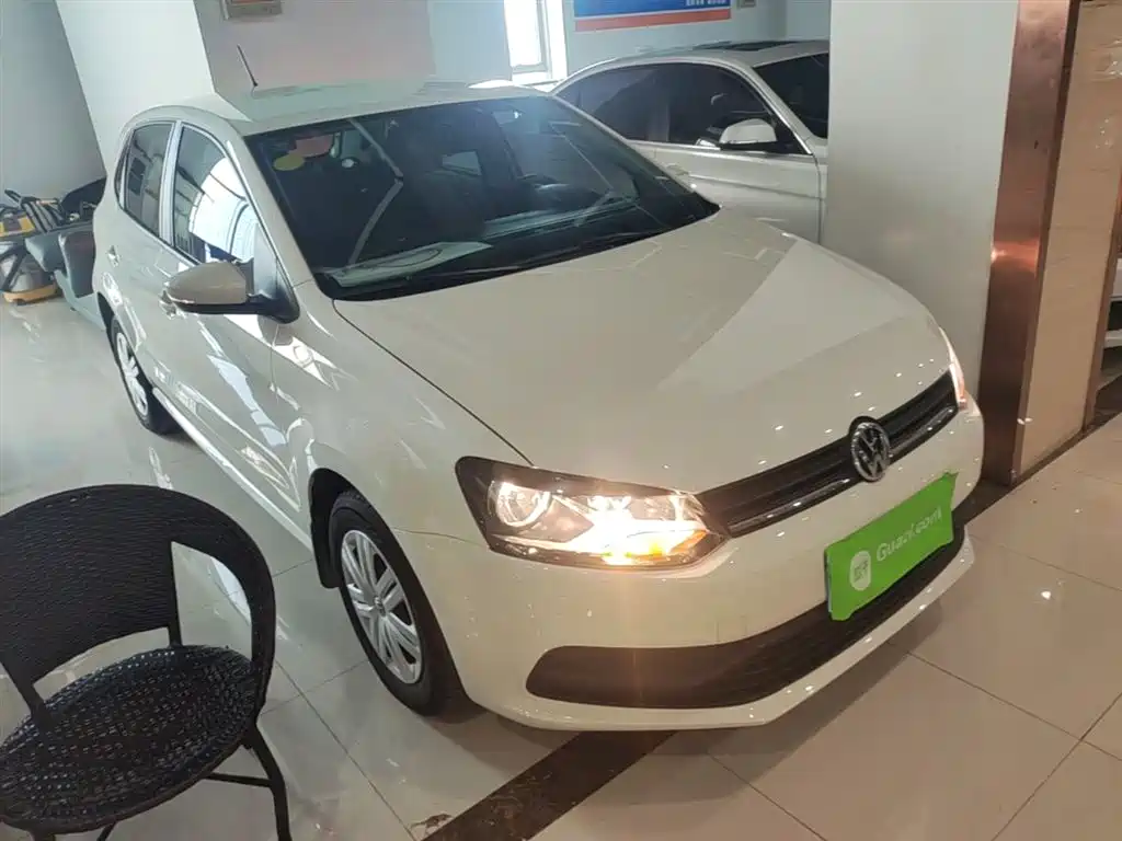 Volkswagen Polo 2016 1.4L Automatic Trend фото 4