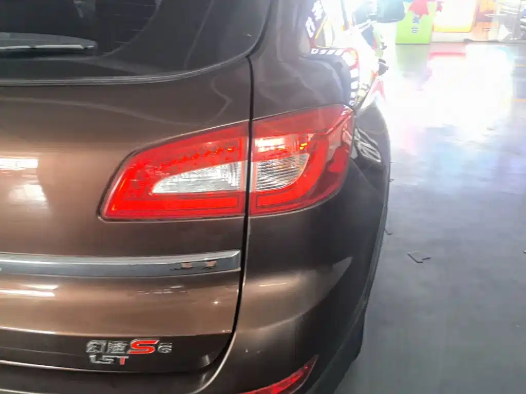 BAIC Huansu S6 2016 2016 1.5T Manual Leading Style