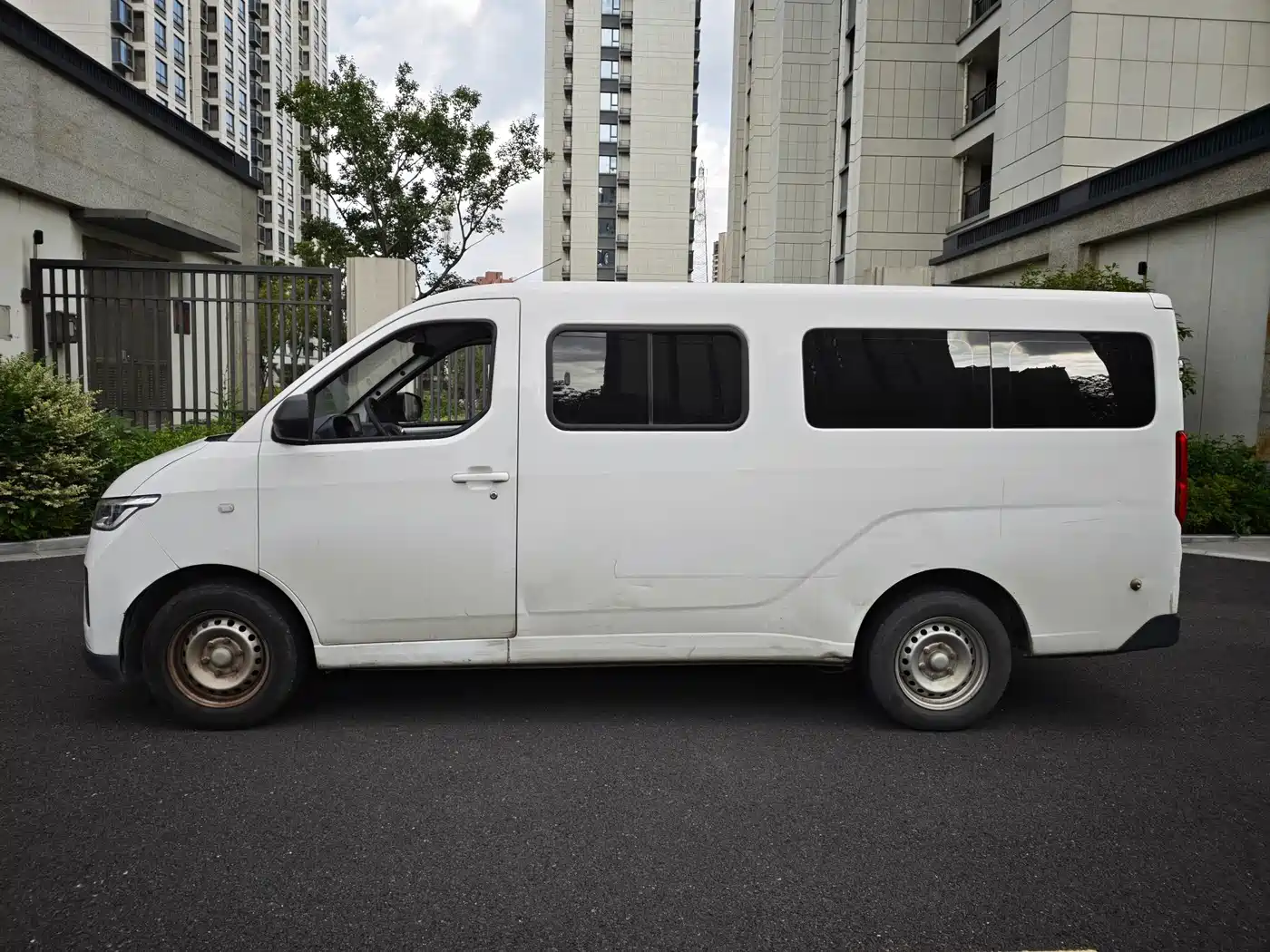 Wuling Motors Wuling Yangguang 2024 2024 300km Comfort Passenger Version 60kW