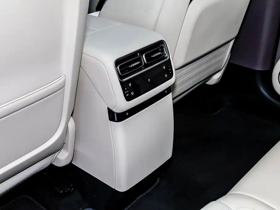 Li Auto i6 2025 2025 2WD Base Model