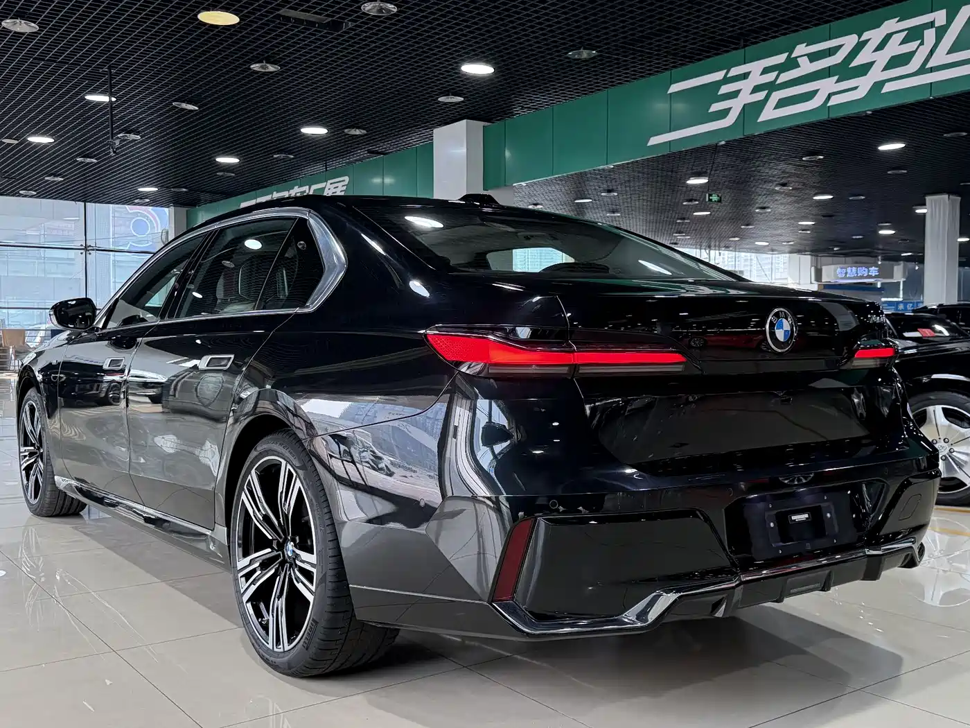 BMW 7-SERIES