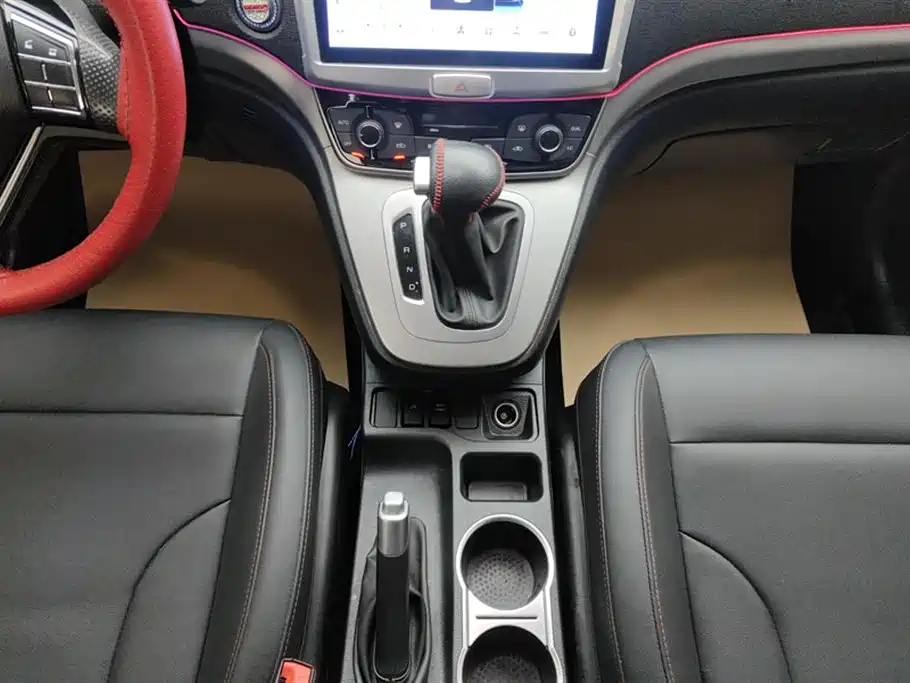 Haval M6 2019 1.5T DCT 2WD Value Edition (China VI) фото 16