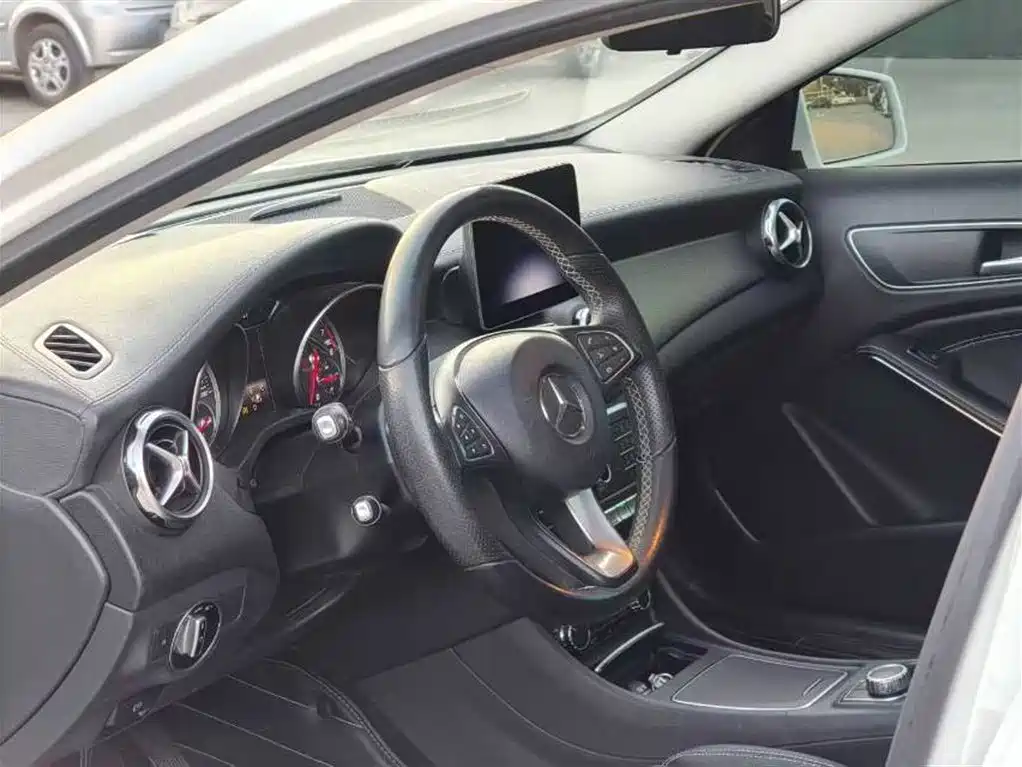 Mercedes-Benz GLA 2019 GLA 200 Fashion фото 7