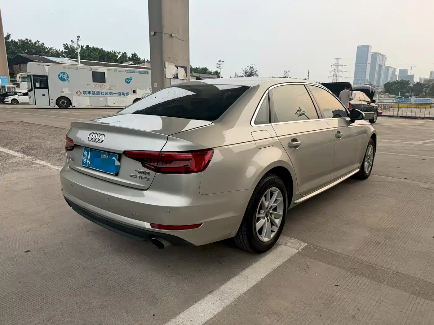 Audi A4L 2017 40 TFSI Progressive фото 4