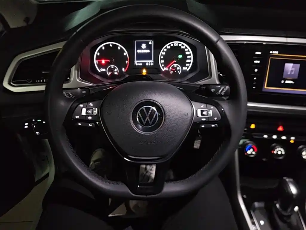 VOLKSWAGEN T-ROC EXPLORING SONGS