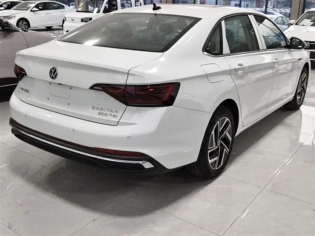 Volkswagen Sagitar 2025 300TSI DSG Flying Leap Edition фото 23