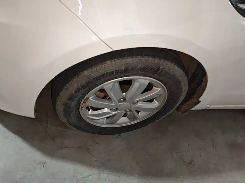 Kia K2 2017 2015 Sedan 1.4L AT GLS