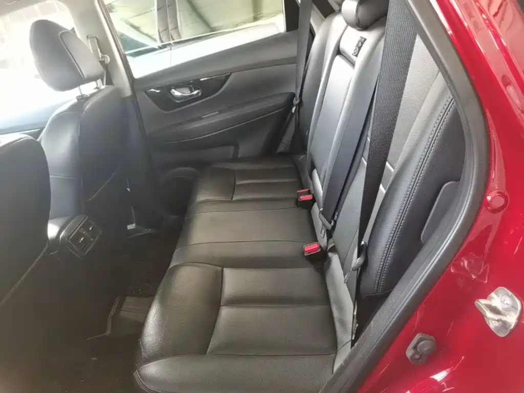 Фото 17 - Nissan X-Trail