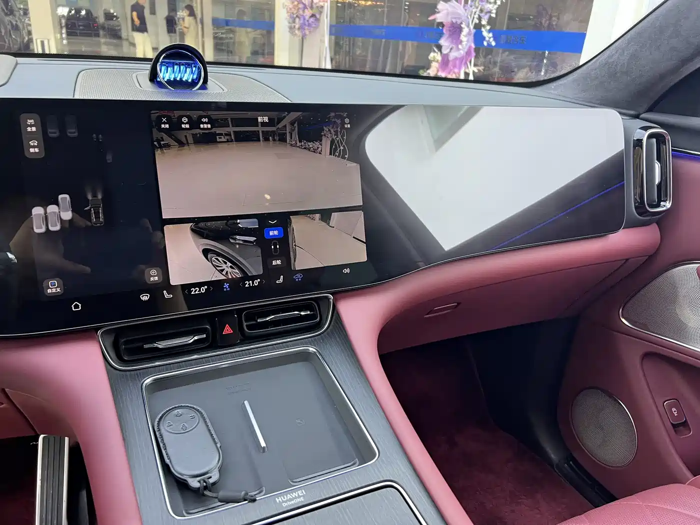 AITO Wenjie AITO M8 2025 Pure Electric Max+ 6-seater AWD фото 7