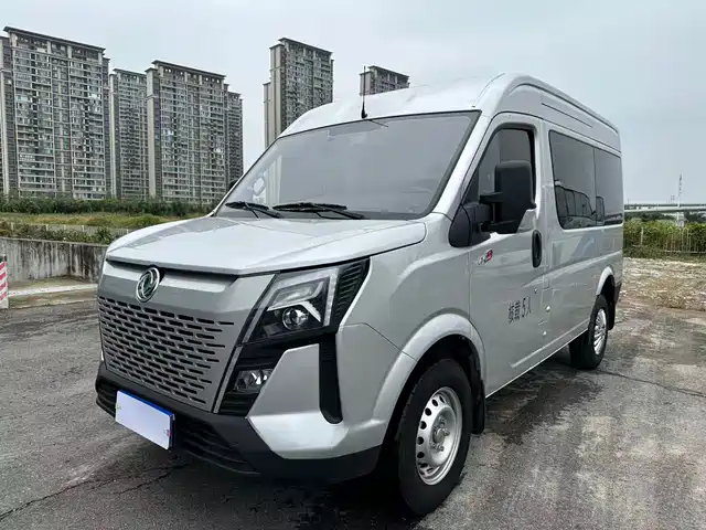  Dongfeng Yufeng Yufeng 2023 V9+ 2.0T Automatic FWD Multi-purpose Short Wheelbase Medium Roof 5/6 Seater