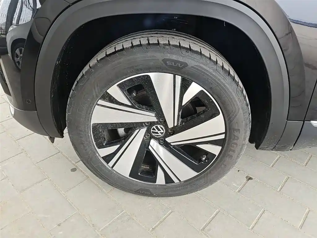 Volkswagen Teramont 2024 380TSI 4WD Dragon Glory Edition фото 23