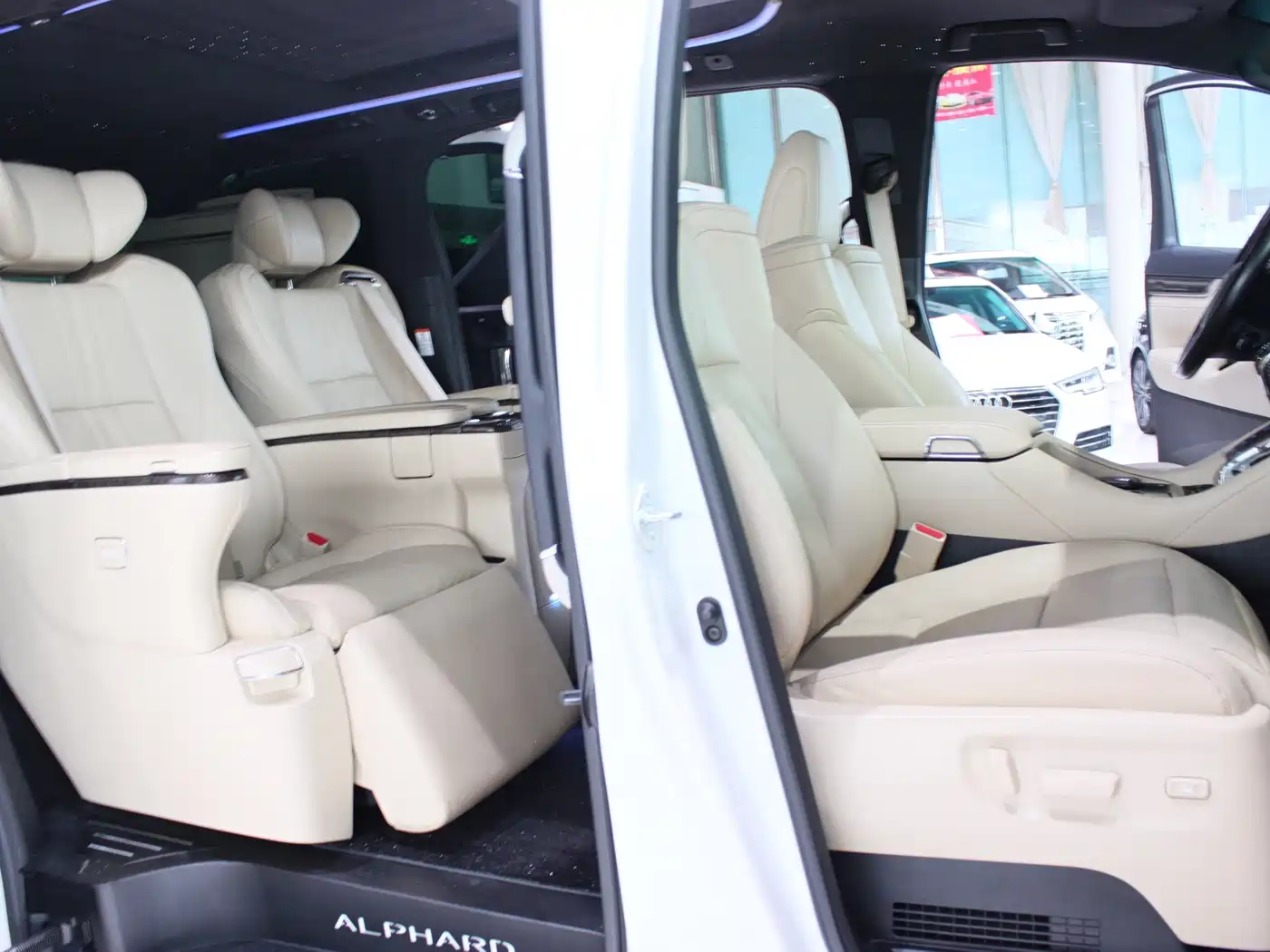 Toyota Alphard 2020 Hybrid 2.5L Premium Edition фото 13