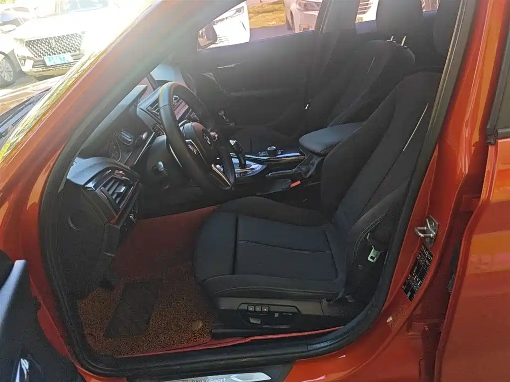 BMW 1 Series (Import) 2013 Facelift 118i Sport Model фото 7