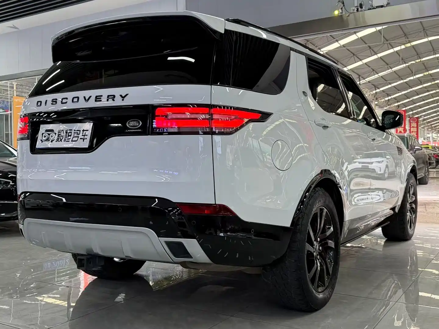 صورة 9 - Land Rover Discovery