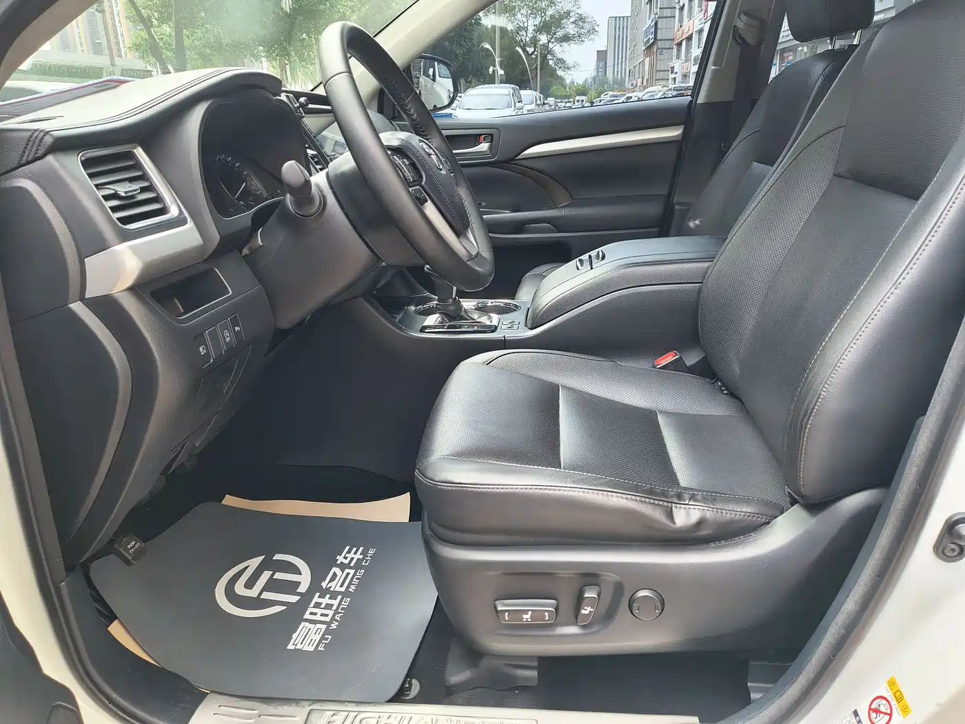 Toyota Highlander 2018 2.0T 4WD Luxury 7-seater (China V) фото 16