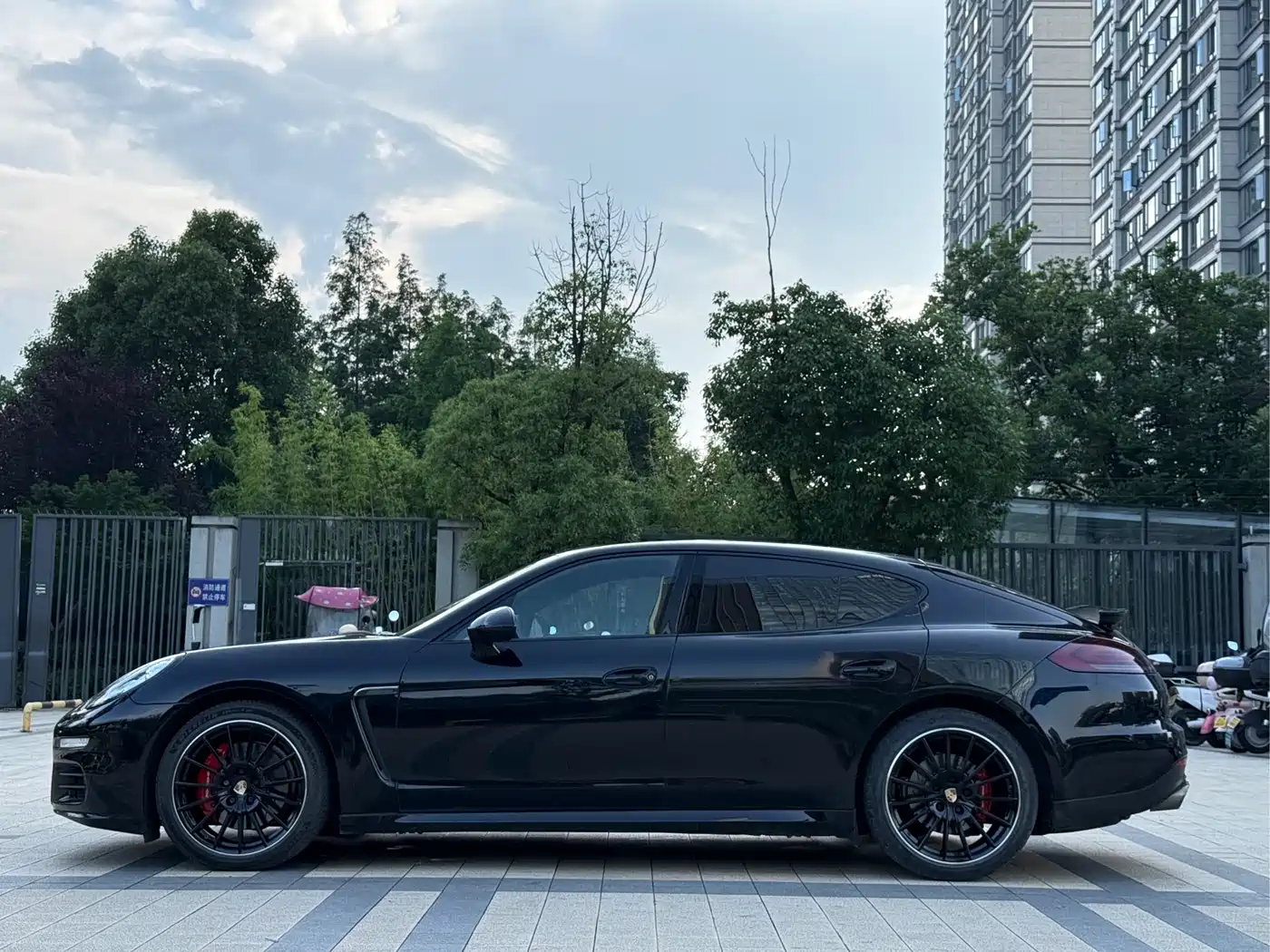 Porsche Panamera 2016 Panamera Edition 3.0T фото 3