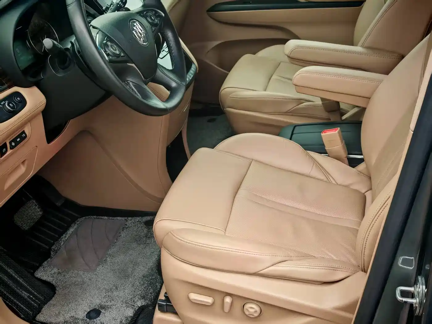 Buick GL8 2017 ES 28T Flagship China V фото 5