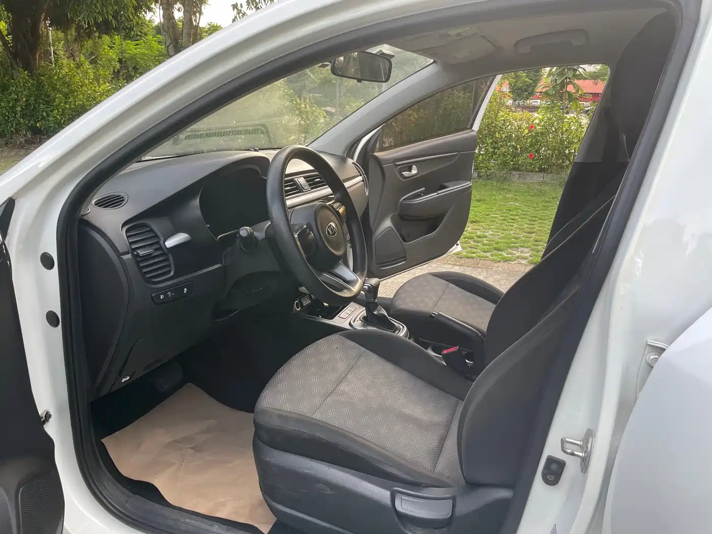 Kia K2 2019 Sedan 1.4L AT 15th Anniversary Special Edition GLS China VI фото 16