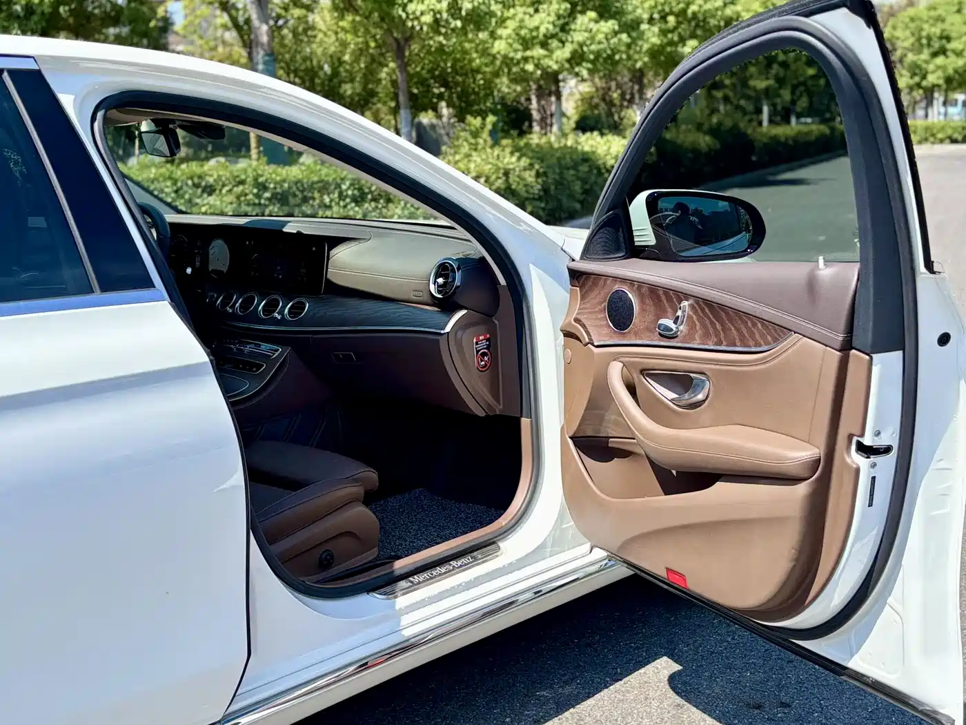 Mercedes-Benz E-Class 2023 E 260 L фото 10
