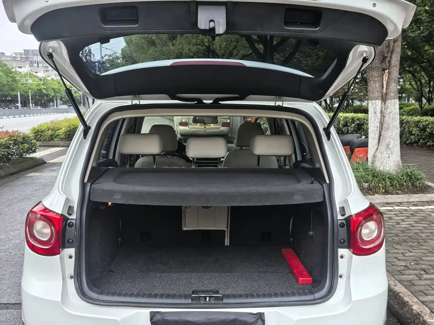Volkswagen Tiguan 2012 1.8TSI Automatic 4WD Elite Edition фото 13