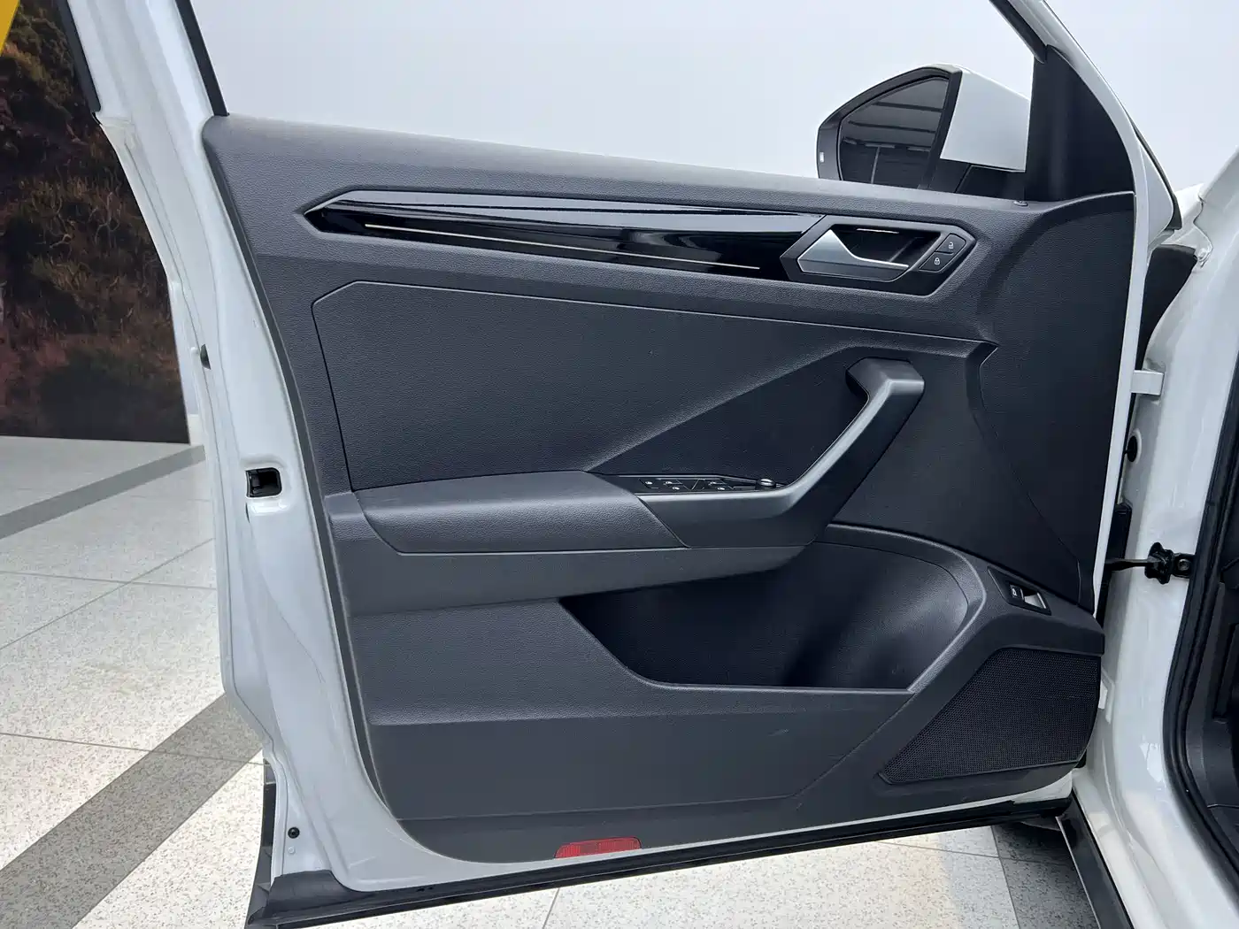 Volkswagen T-ROC 2022 280TSI DSG 2WD Comfort PLUS фото 8