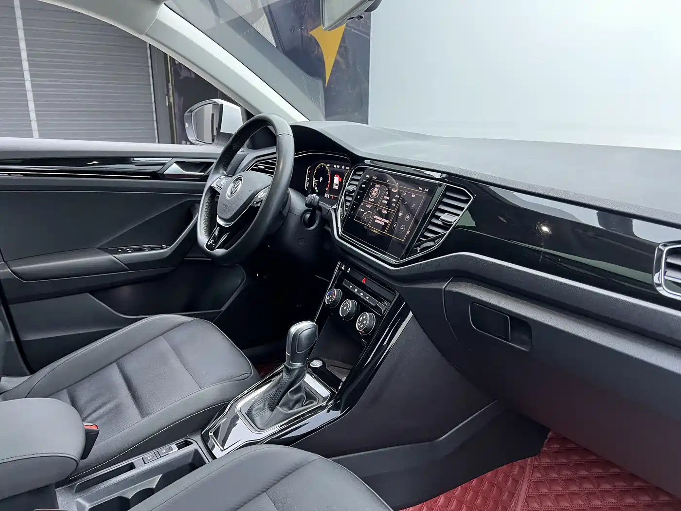 Volkswagen T-ROC 2022 280TSI DSG 2WD Comfort PLUS фото 16