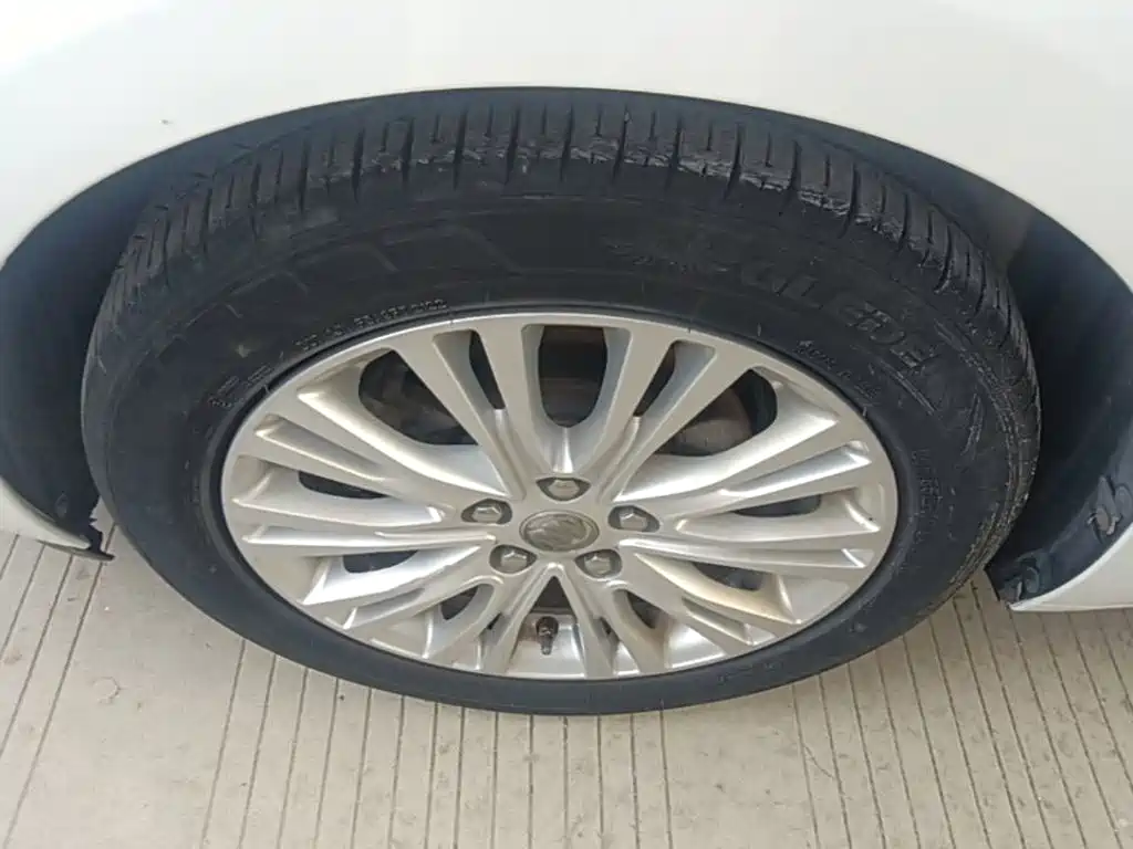 Фото 23 - Buick Excelle