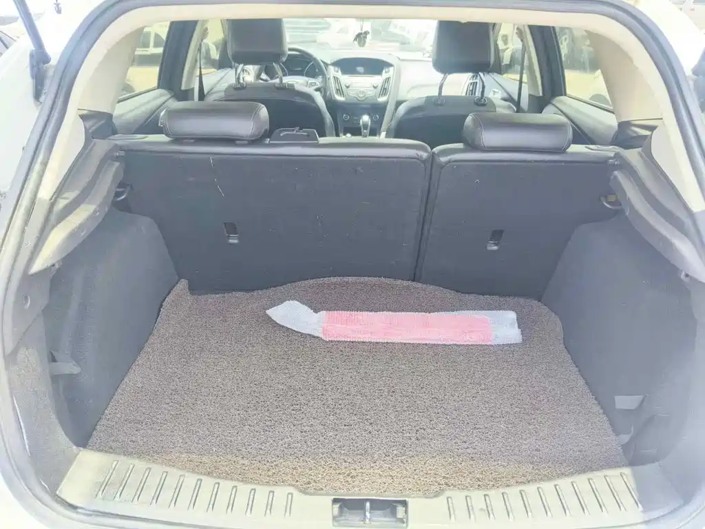 Photo 13 - Ford Focus