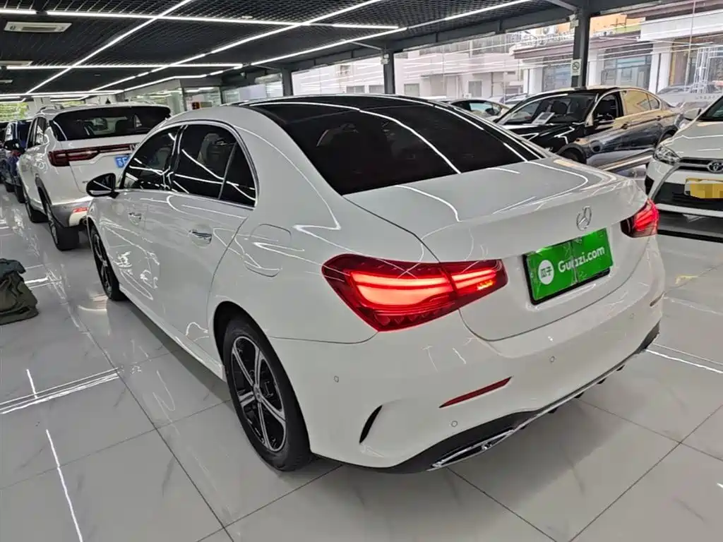 Mercedes-Benz A-Class 2023 A 200 L Fashion фото 5