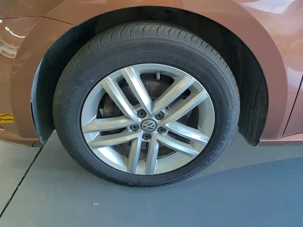 Volkswagen Lavida Tour 2017 230TSI DSG Comfort Edition фото 25