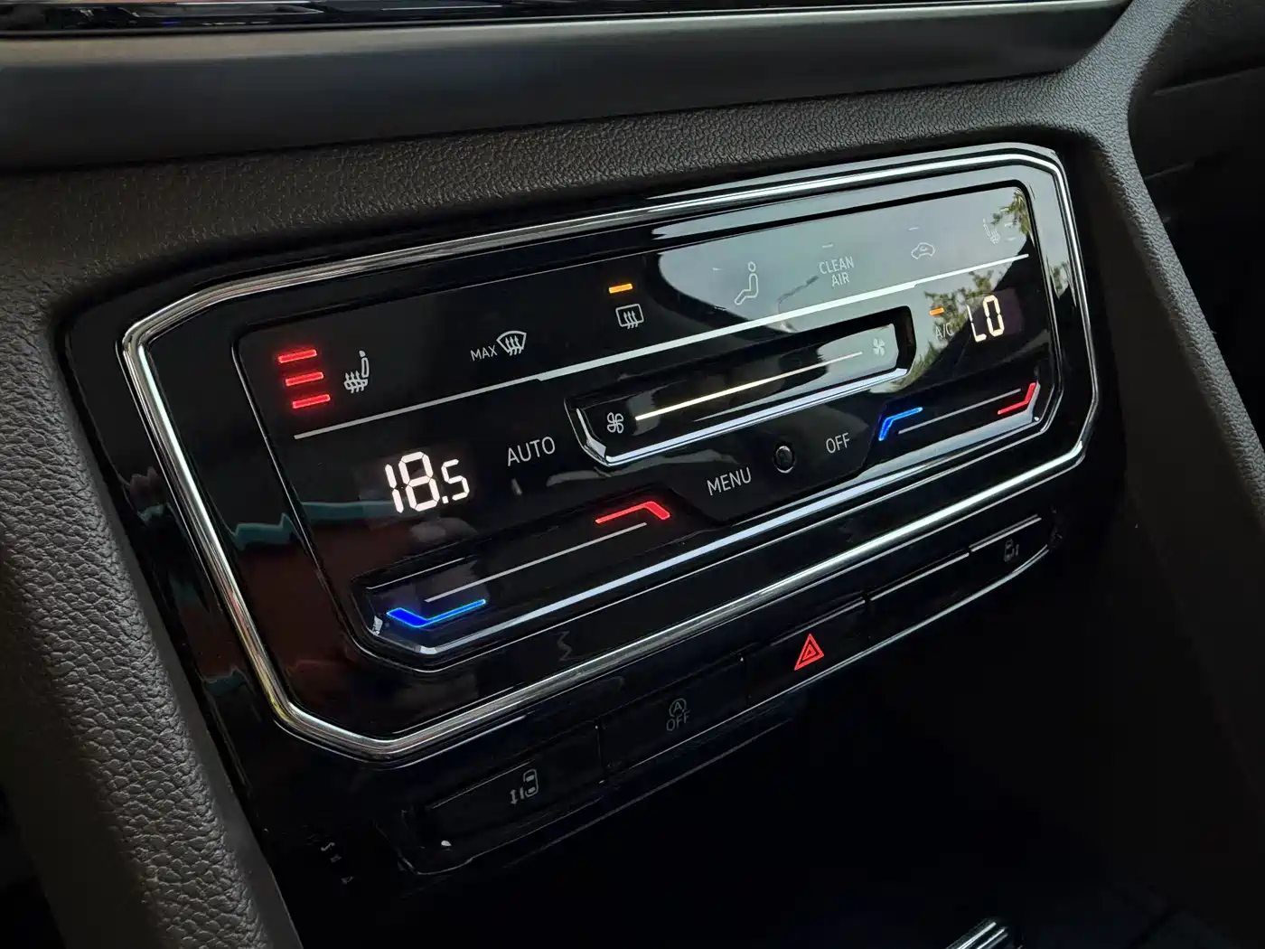 Volkswagen Viloran 2022 380TSI Premium Edition фото 10