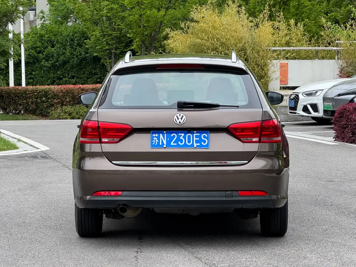 Volkswagen Lavida Tour 2013 1.6L Automatic Trend Style фото 5