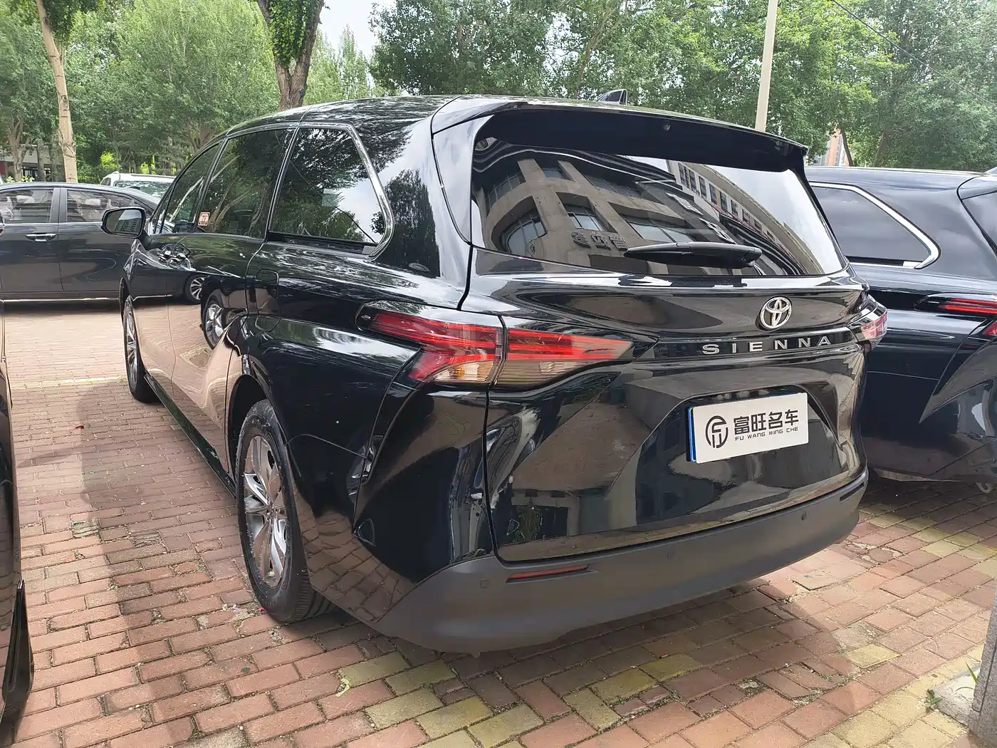 Toyota Sienna 2024 2.5L Hybrid Comfort Edition фото 5