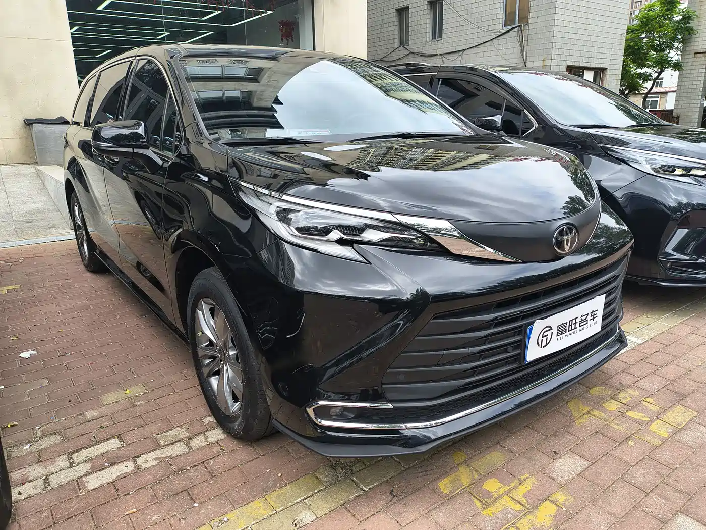 Toyota Sienna 2024 2.5L Hybrid Comfort Edition фото 3