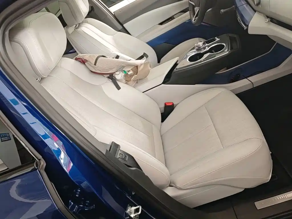 Cadillac IQ Ao Ge 2025 2024 Standard Range