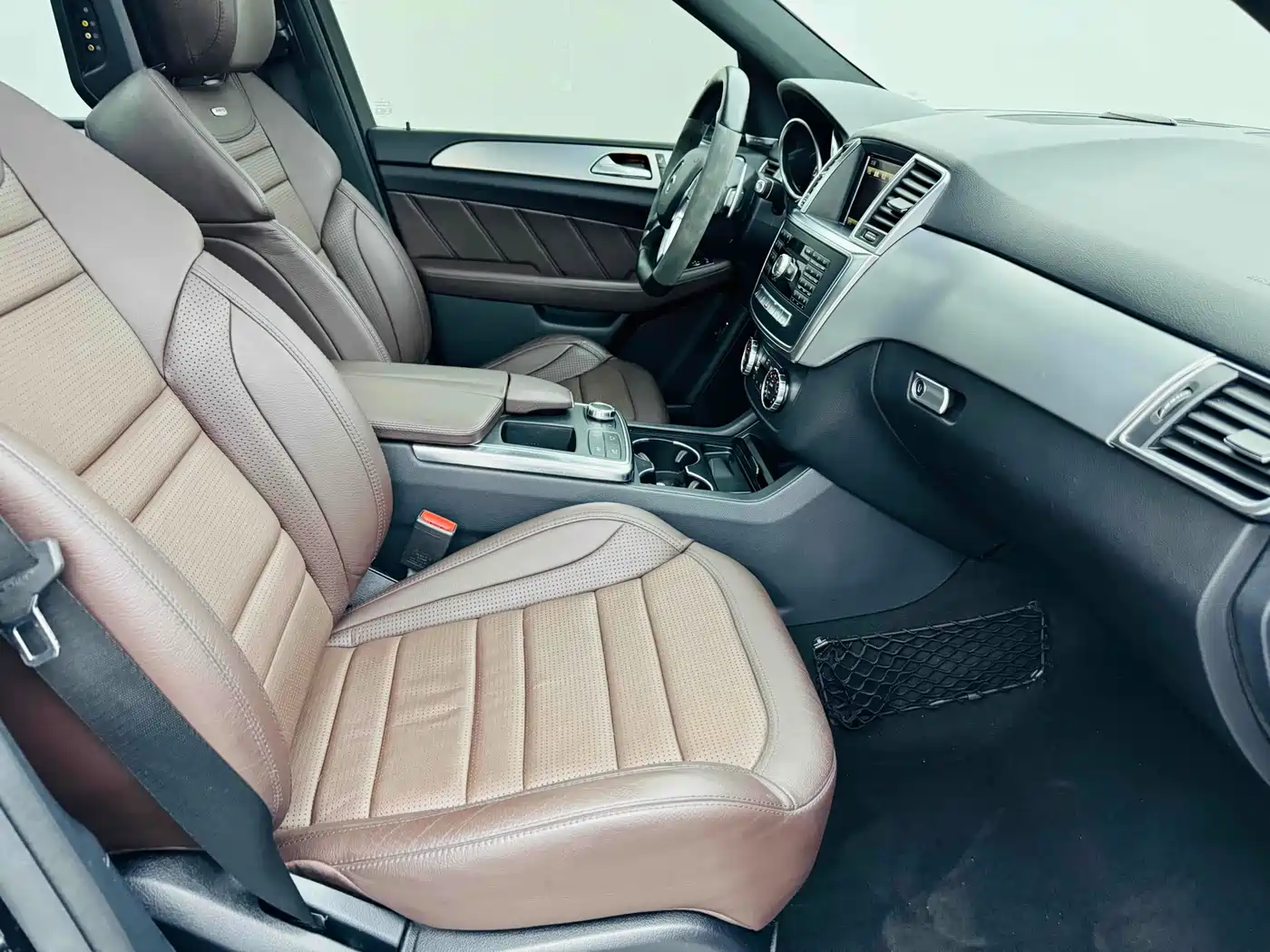 Mercedes-Benz M-Class AMG 2012 AMG ML 63 фото 9