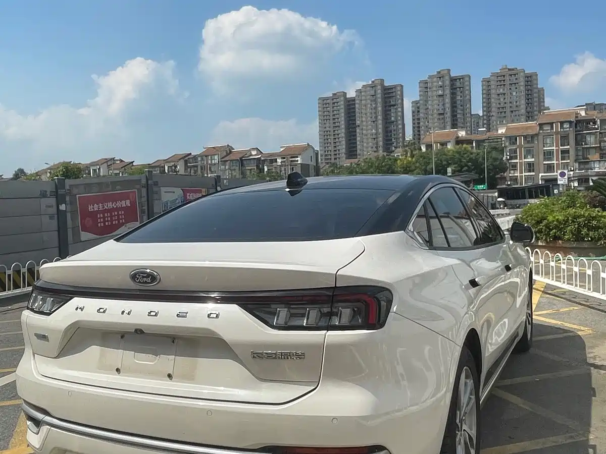 Фото 9 - Ford Mondeo